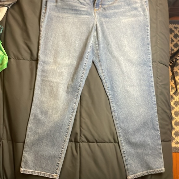 Gloria Vanderbilt crop jeans - Picture 2 of 5